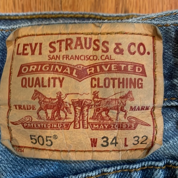 Levi’s 505 Regular Fit 34 x 32 Blue Jeans zip fly Pockets - Picture 2 of 14